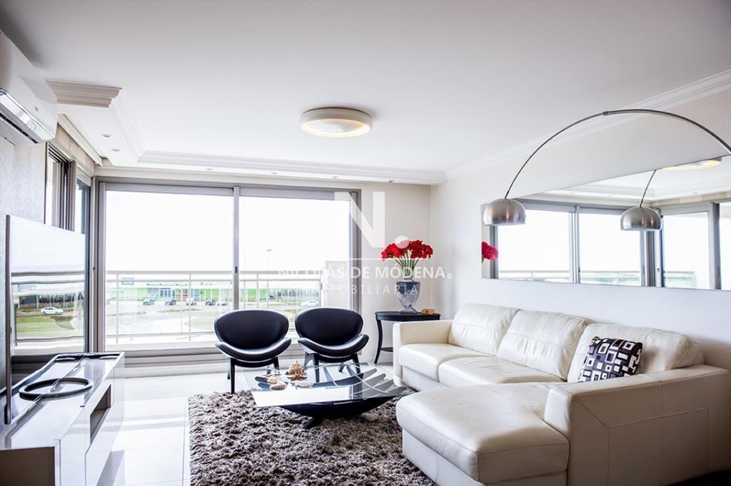 Apartamento de 3 dormitorios en Torre Imperiale ,