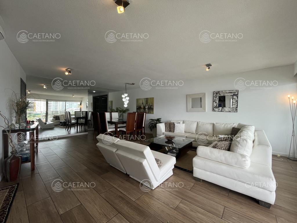 Apartamento en venta 3 dormitorios en la Mansa.