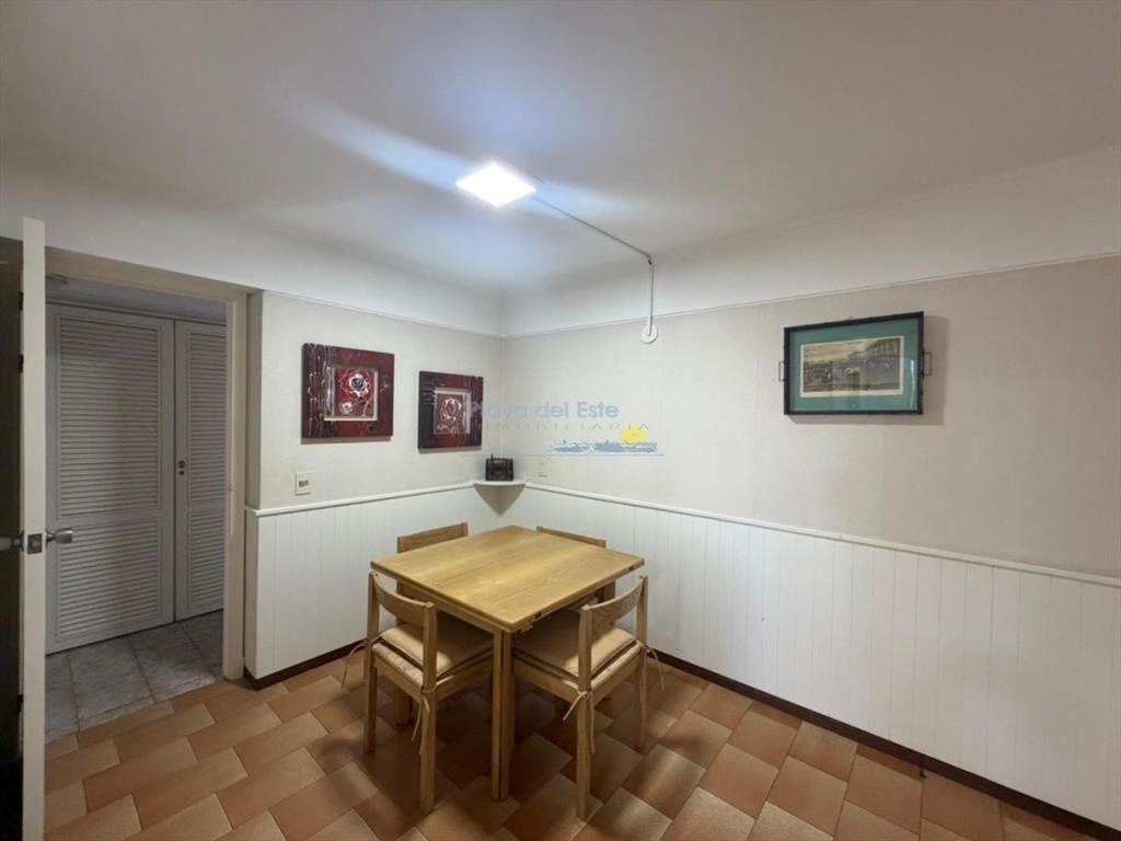 Apartamento de 3 dormitorios en alquiler anual e