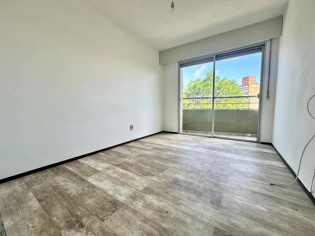 Venta Apartamento 2 Dormitorios Al frente con Renta Malvin