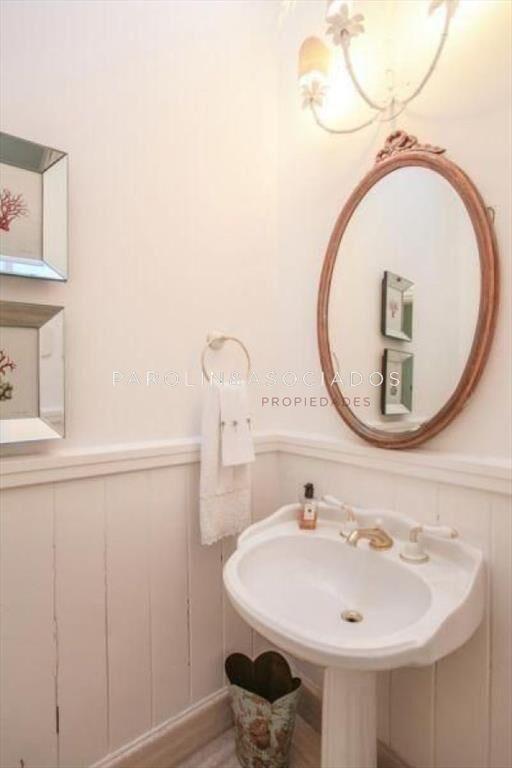 Casa en venta de 4 dormitorios en Beverly Hills,