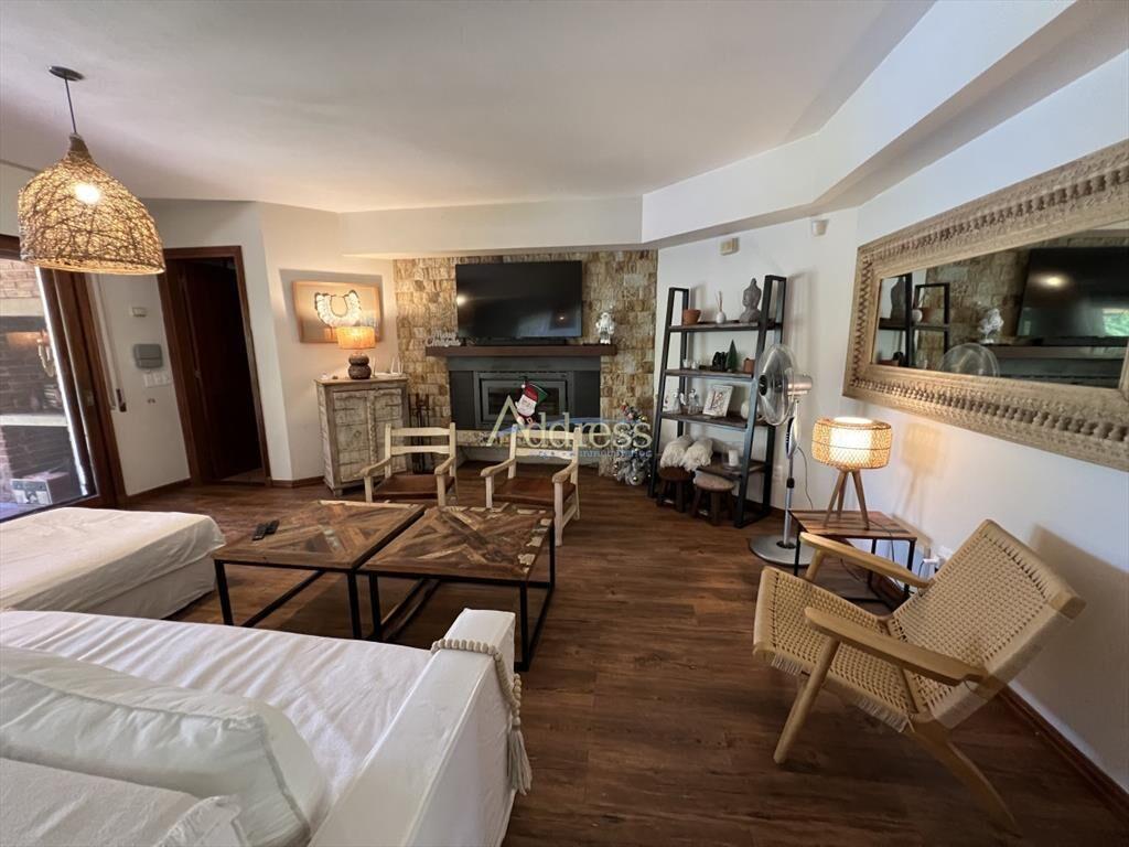 Casa en lugano, 5 dormitorios 4 baÃ±os y de