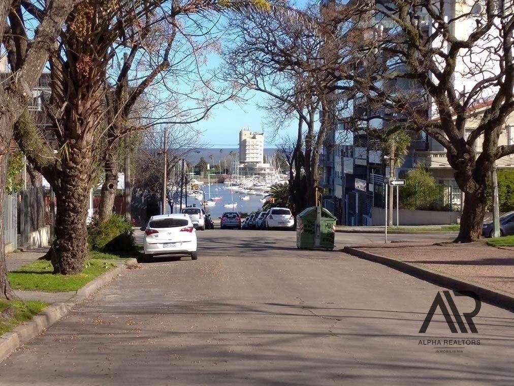 Venta Apartamento 1 dormitorio patio garage doble Buceo ...