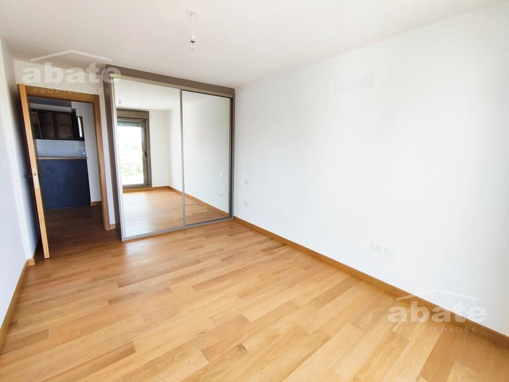 Alquiler apartamento de 1 dormitorio con patio - Punta Carr