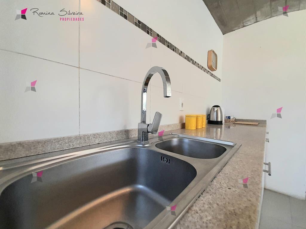 Casa de tres dormitorios a metros del mar en con