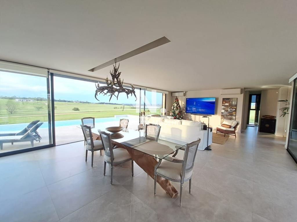 Espectacular chacra con chalet en venta de un 2