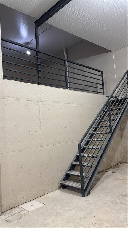 Depósito en el centro de Colón. a metros de Av. Garzón.