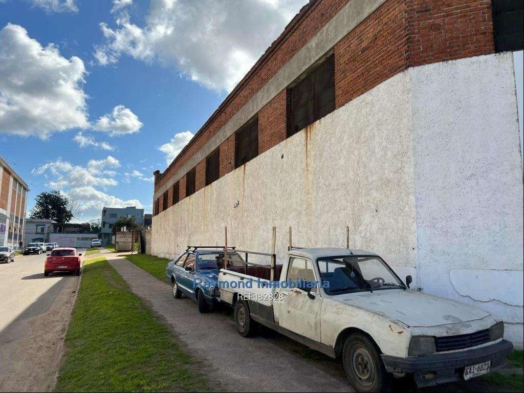 ALQUILER Local + Explanada 3500m2 en Bella Vista
