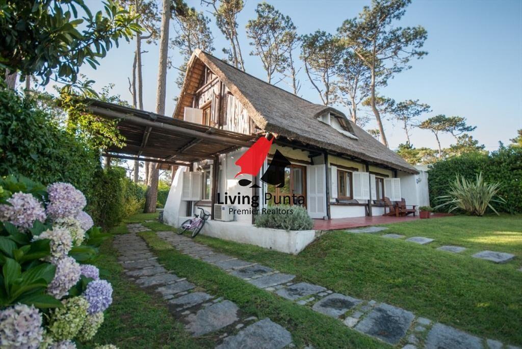 Casa en ALQUILER a sólo 150 mtrs del Mar