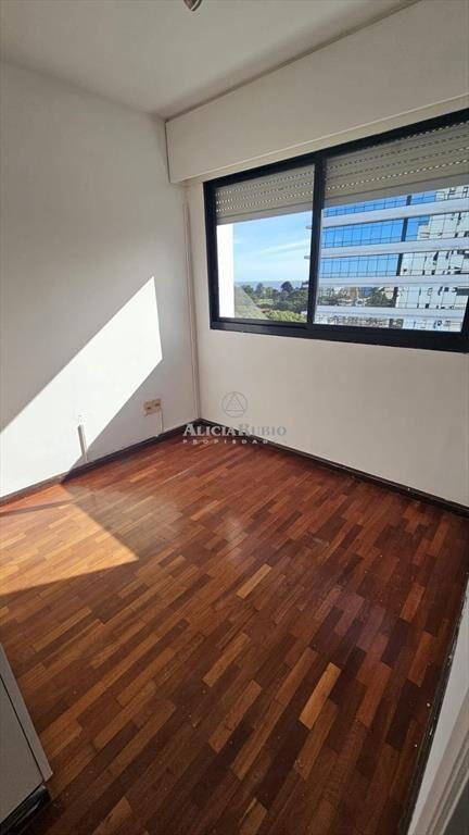 APARTAMENTO EN GOLF DE 2 DORMITORIOS Y 2 BAÑOS CON GARA...