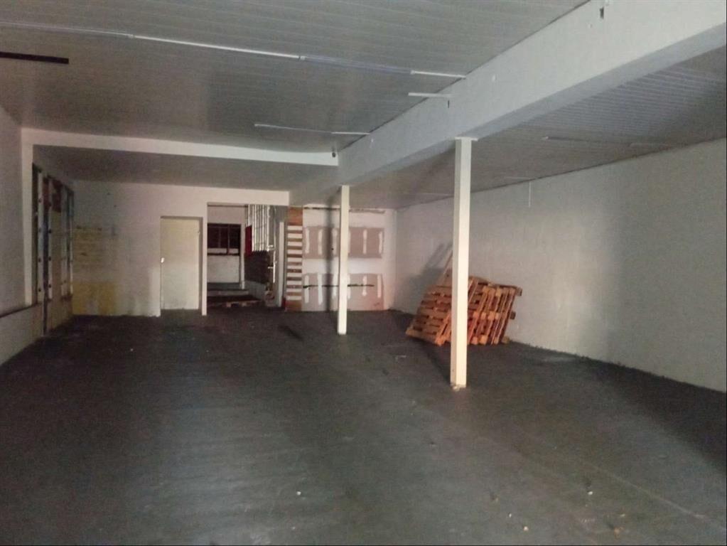 Alquiler de local de 266 m2 en Lezica.