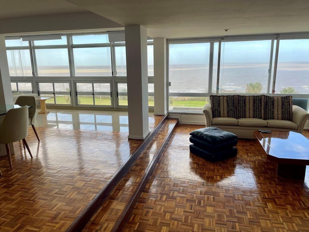 Venta Apartamento 3 dormitorios 2 garages Rambla Punta Car