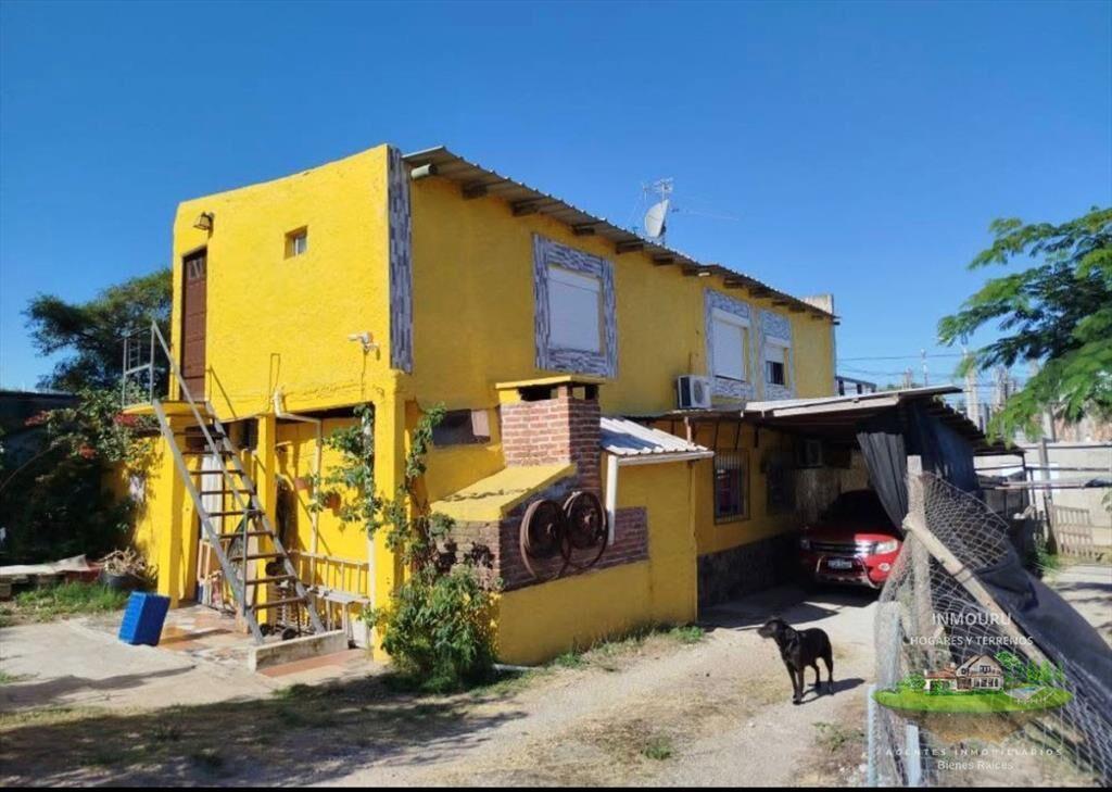 Se vende casa en zona Santa Catalina