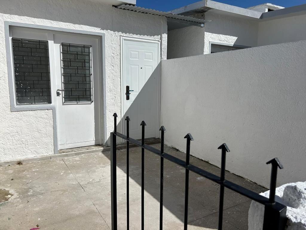 Venta Casas Shangrilá Sur padrón con 8 casas para inversión