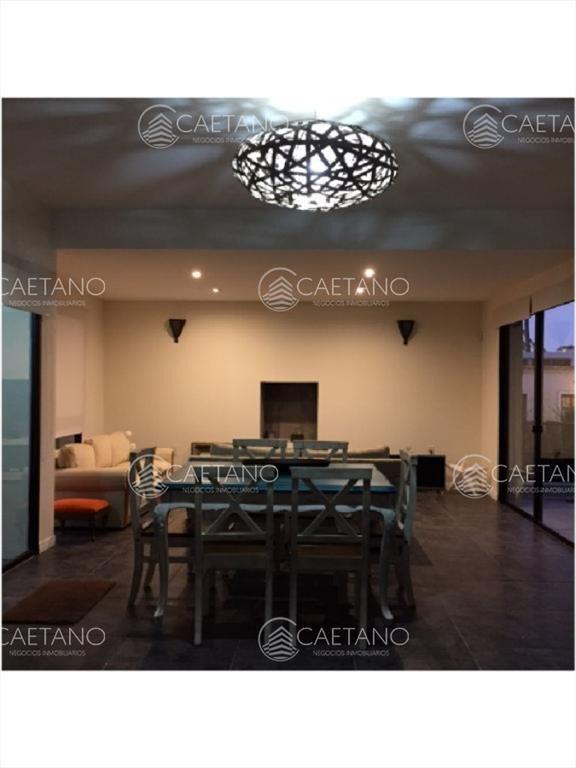 ALQUILO CASA CON CAPACIDAD PARA 8 PERSONAS EN DEL