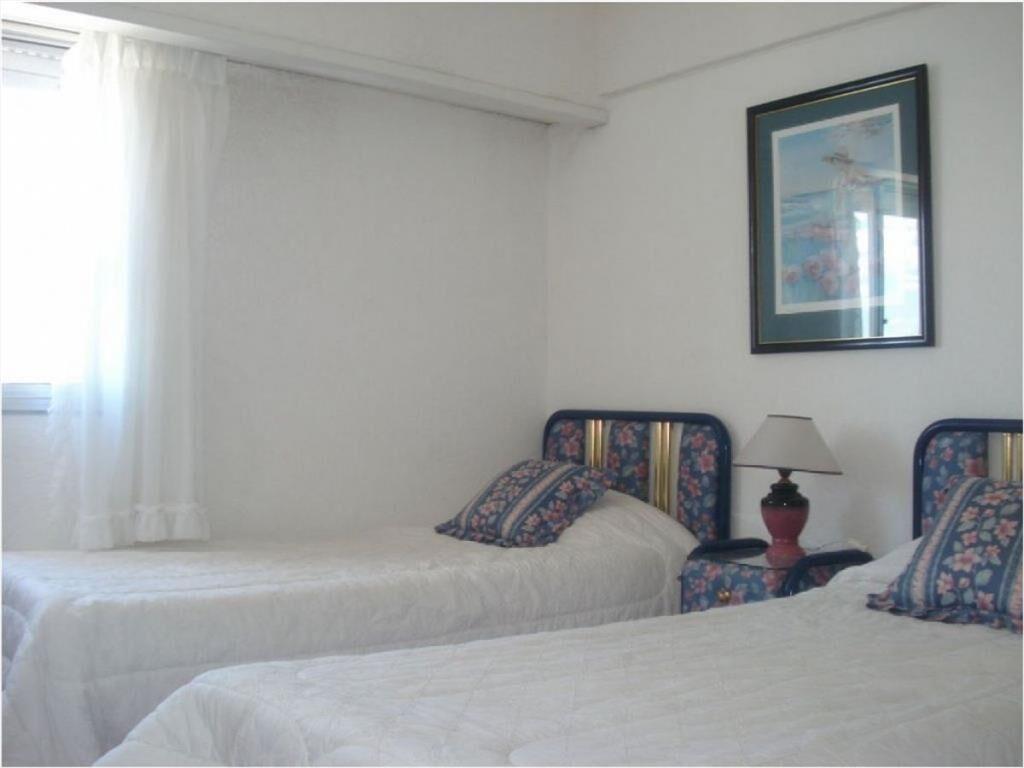 Apartamento en venta en Península, piso alto con vista al