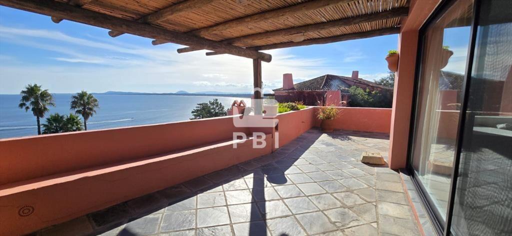 Apartamento en venta en Punta Ballena con vista -