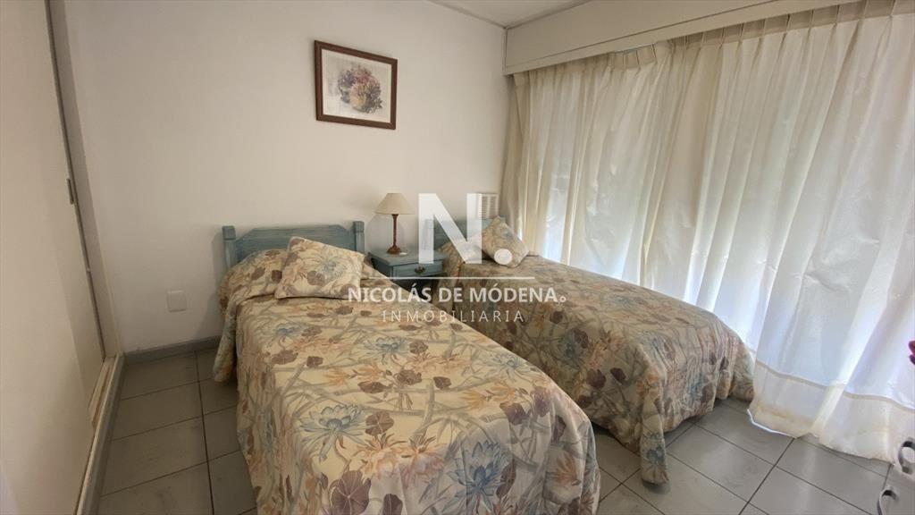 En venta apartamento a metros del puerto de 1 en