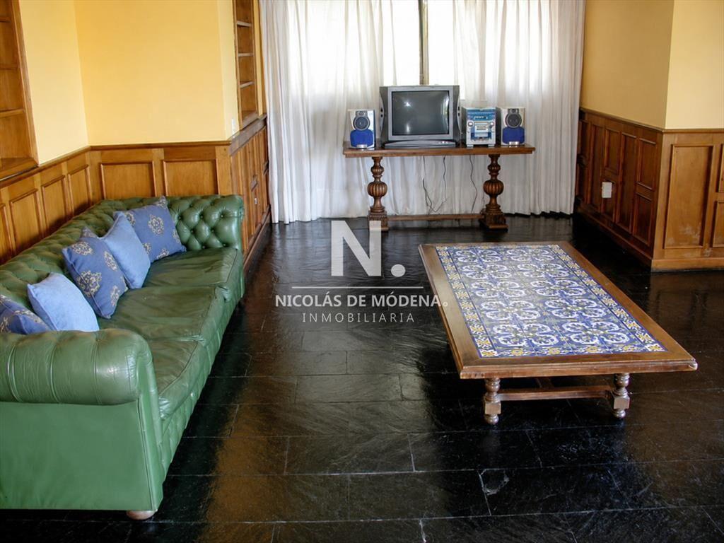 Amplia casa en venta en Playa Mansa, Punta del