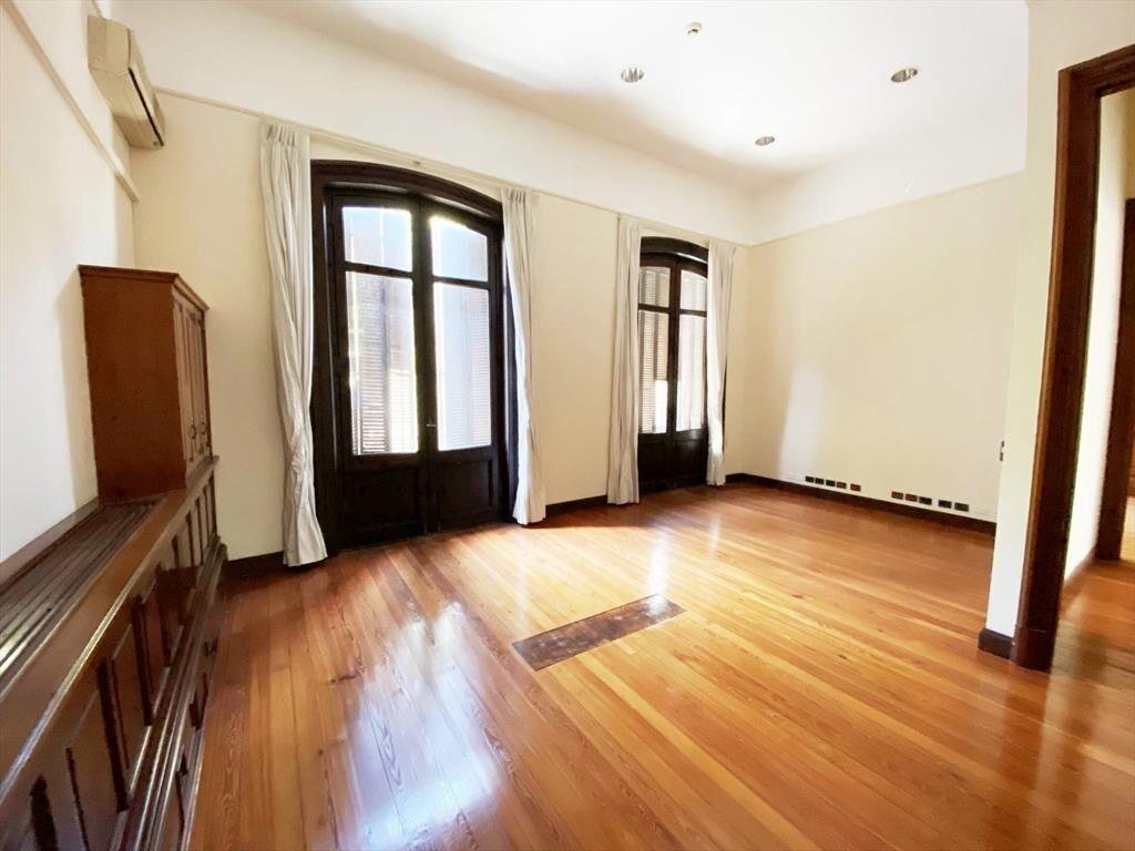 Alquiler - Edificio con 4 plantas 950 m2 con ascensor, Ciuda