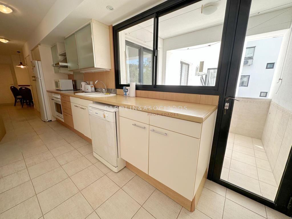Apartamento en venta en primera linea de brava de