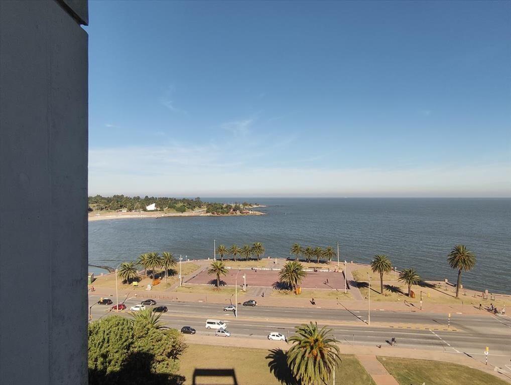 Oficina VENTA CON RENTA  Parque Rodó