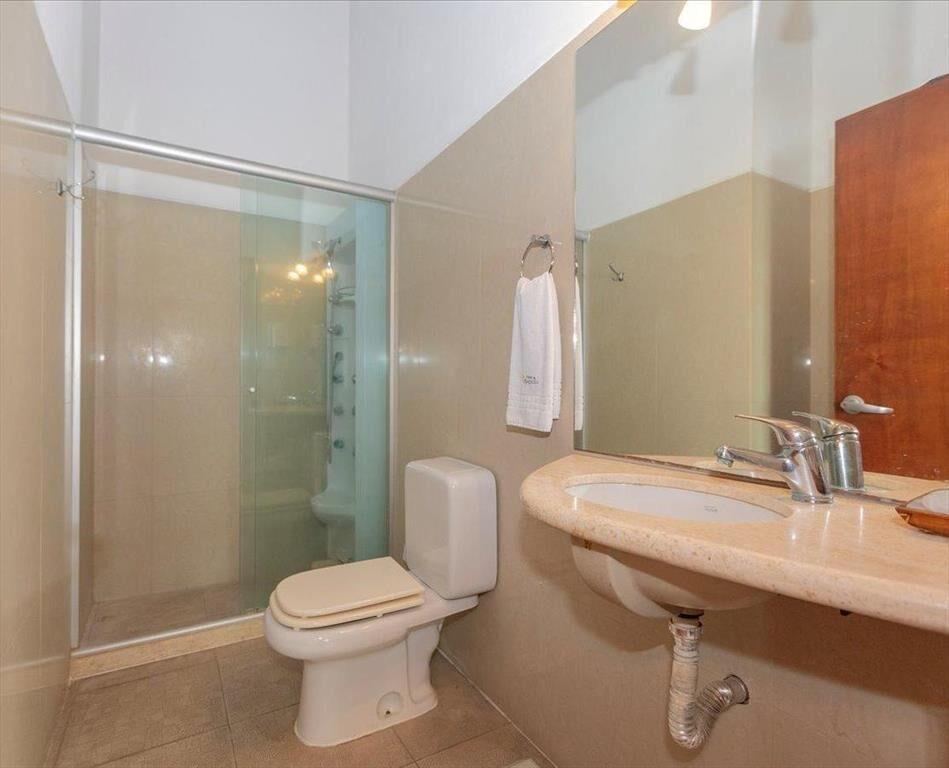 Hotel en Venta con vista al Rio , 20 habitaciones de 28 m2