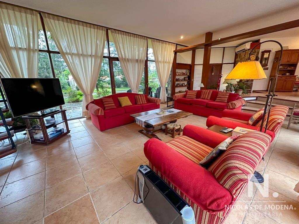 Casa en excelente zona de Playa Mansa