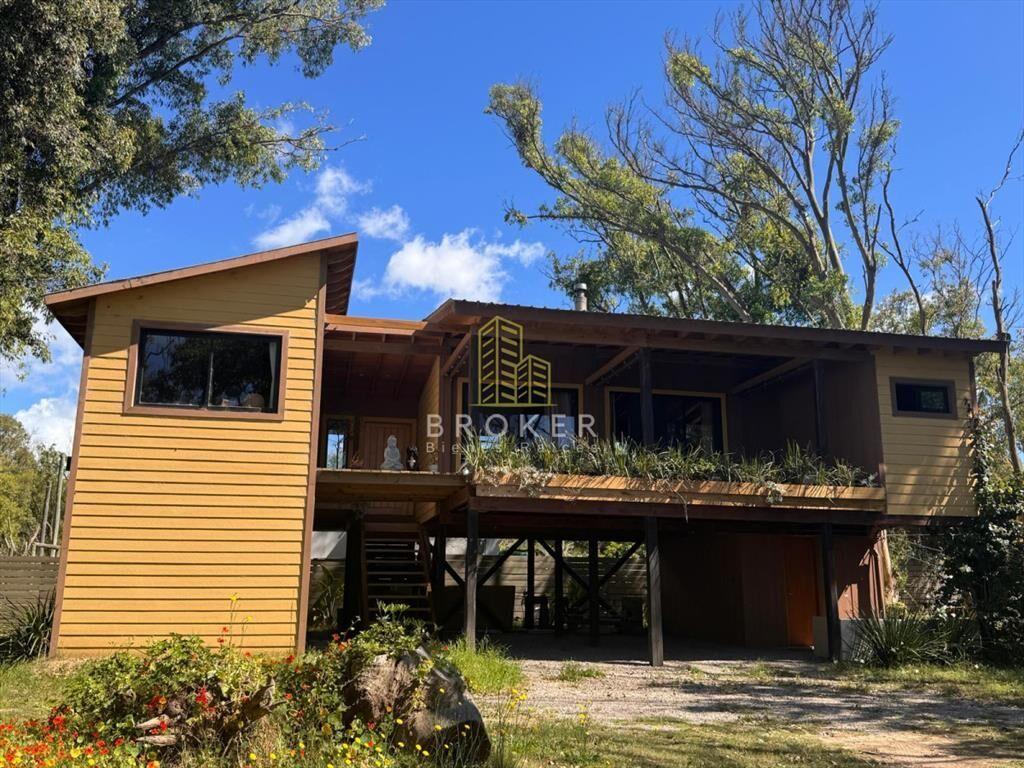 Moderna casa, a pasos del mar, en alquiler en del
