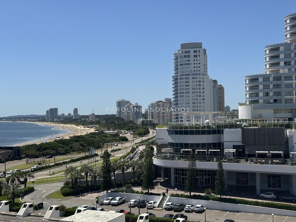 Excelente apartamento en venta en Punta del Este.