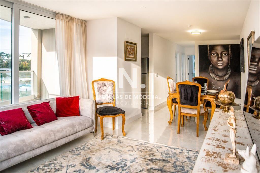 En venta apartamento de 3 dormitorios en Brava,