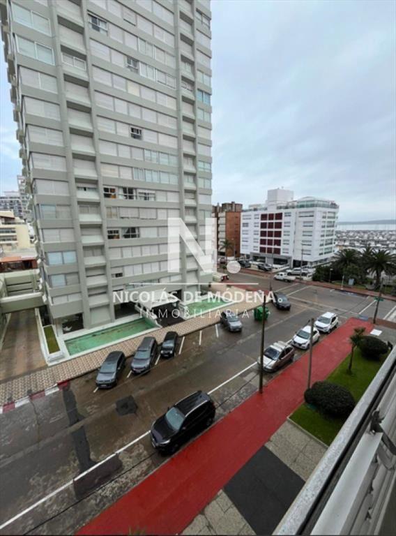 APARTAMENTO CON VISTA AL PUERTO 2 DORMITORIOS EN