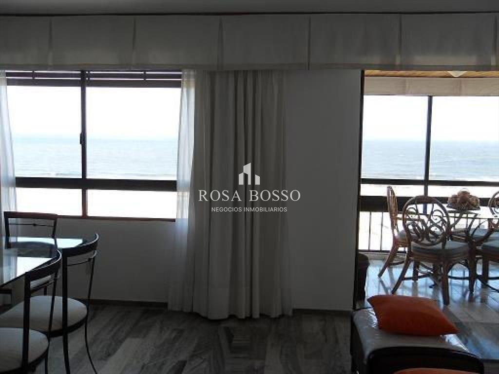 Apartamento en Brava, 3 dormitorios *