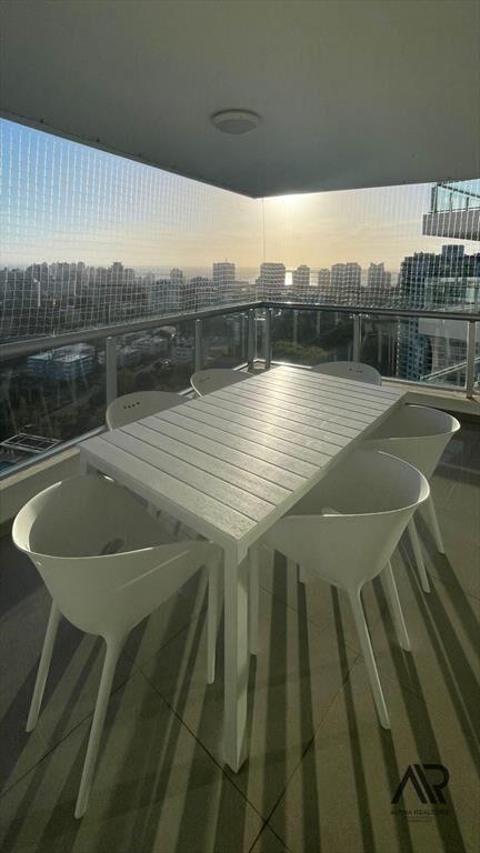 Apartamento De Categoría En Alquiler Temporada, 3 Dormit...