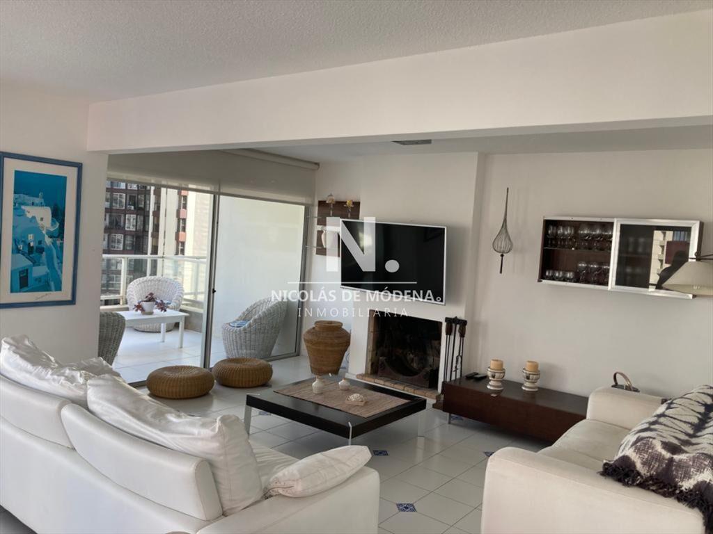 Hermoso Penthouse de 3 dormitorios en Punta del