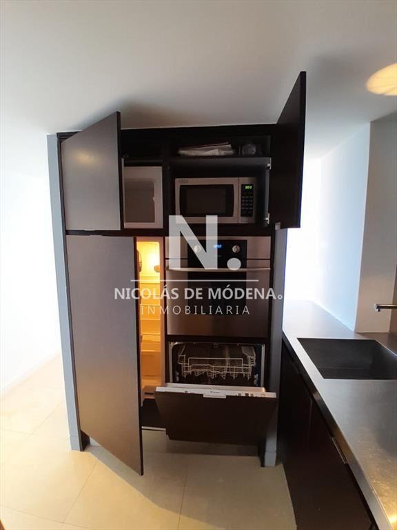 apartamento de 2 dormitorios y 2 baños, ubicado
