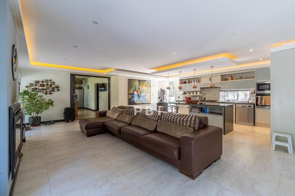 Casa de 3 dormitorios en suite en Design Village,