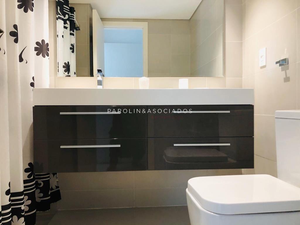 Apartamento en venta en primera línea, edificio