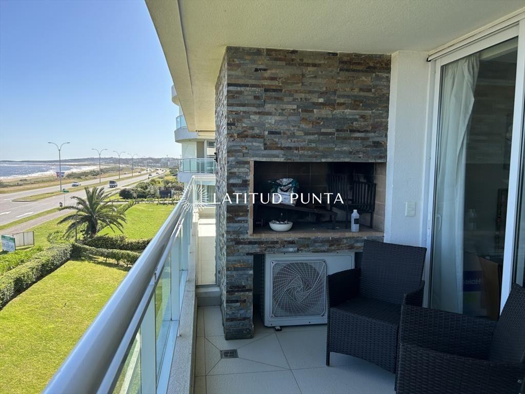 Crucero, apartamento de 3 dormitorios en primera