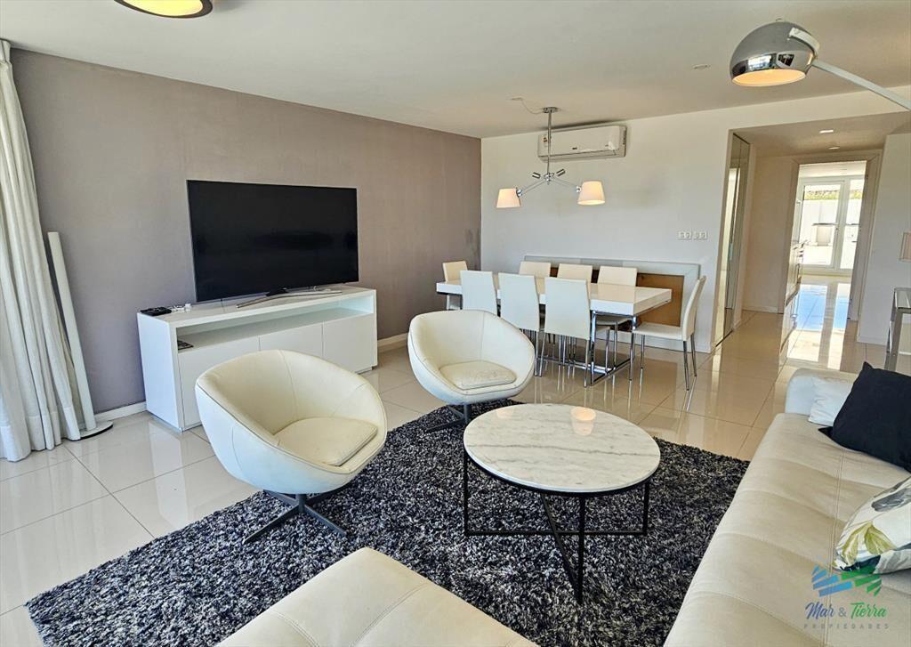 Venta de apartamento en primera línea sobre de 3