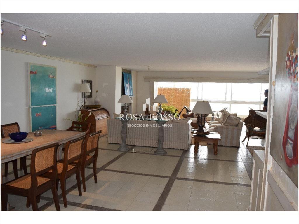 Apartamento en Brava, 3 dormitorios *