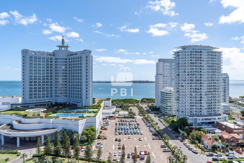Exclusivo apartamento de 3 dormitorios con en - -