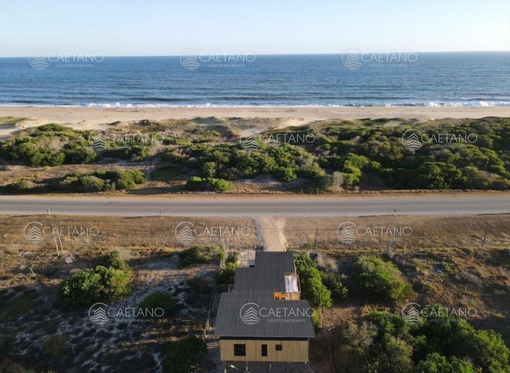 Venta casa en primera linea en La Juanita, Jose -