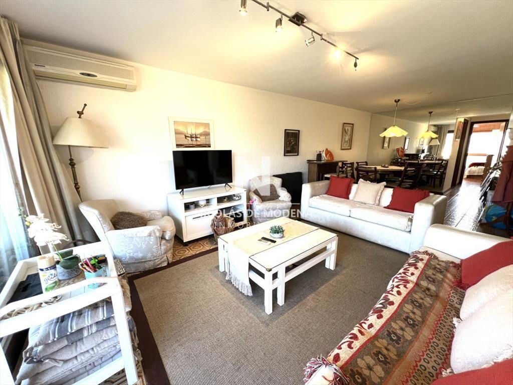 apartamento en venta en playa mansa, dos dos