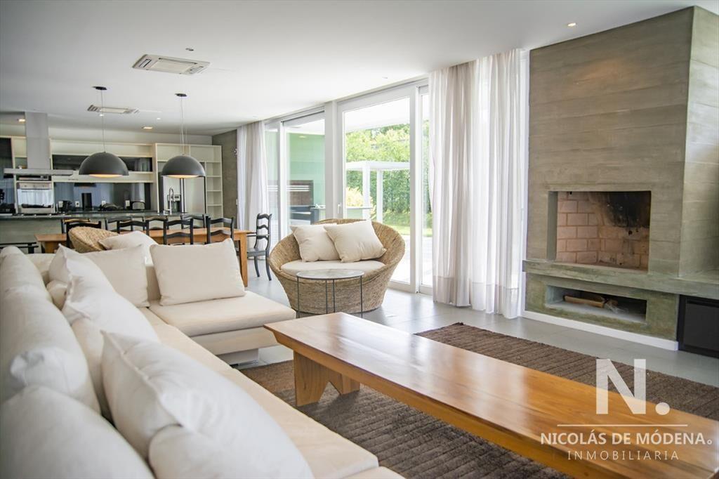 En venta y alquiler  casa amplia de 5 dormitorios en Mansa