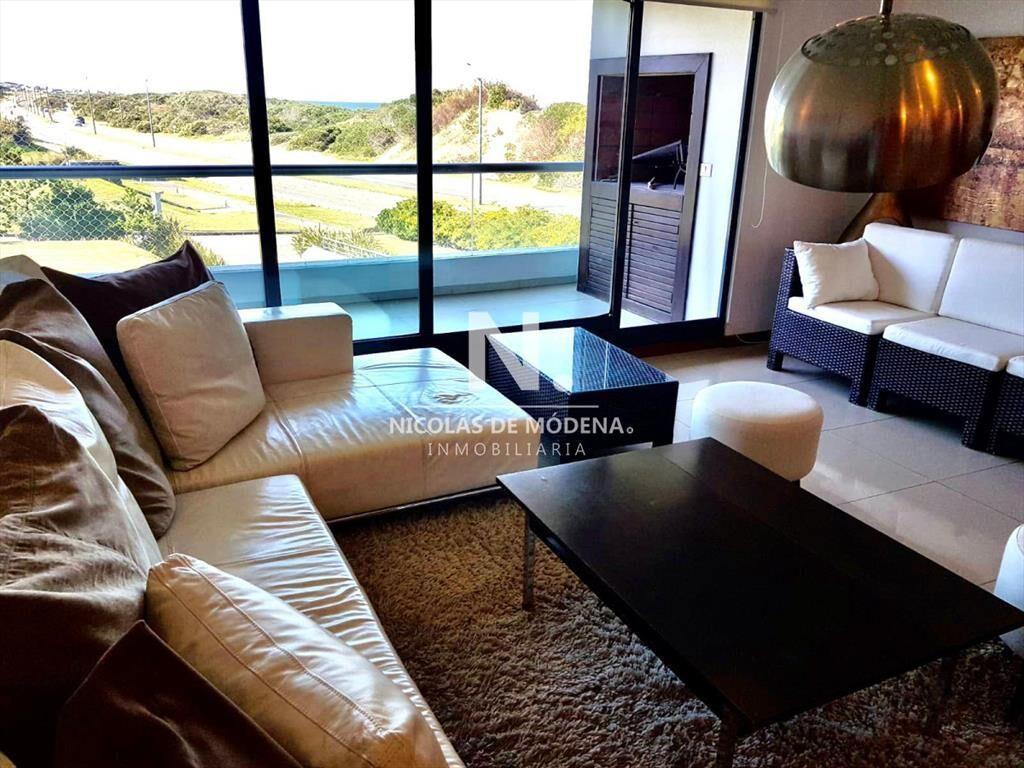 Excelente apartamento con 3 dormitorios - Playa Brava
