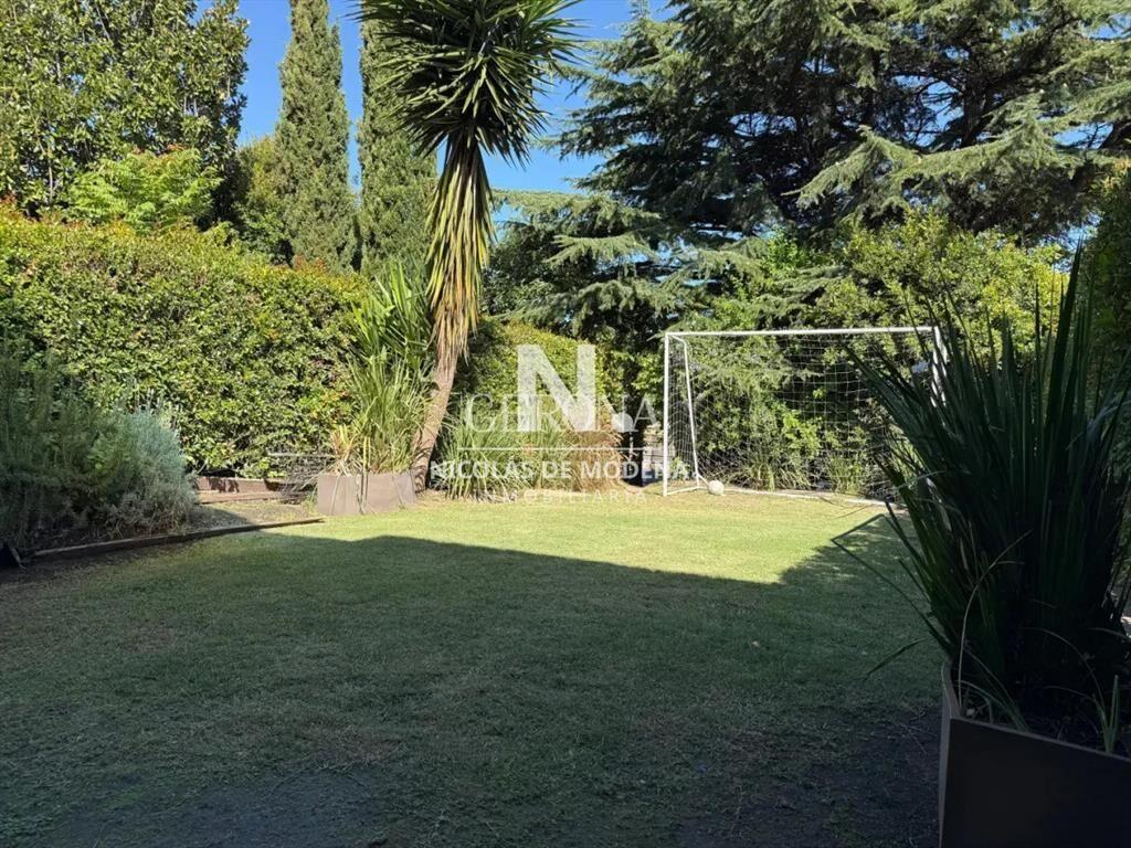 Venta Apartamento de 3 Dormitorios Con Jardin y