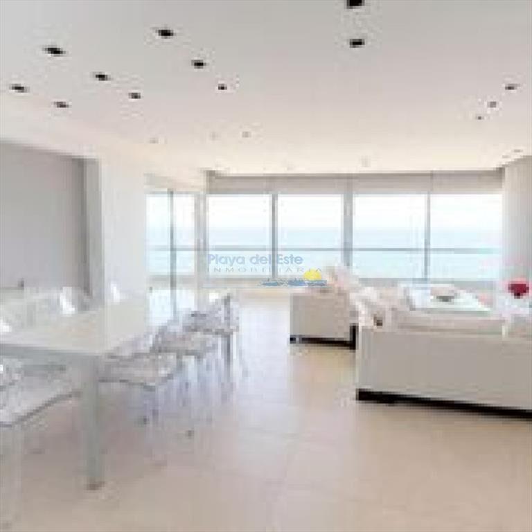 Excepcional apto en playa brava