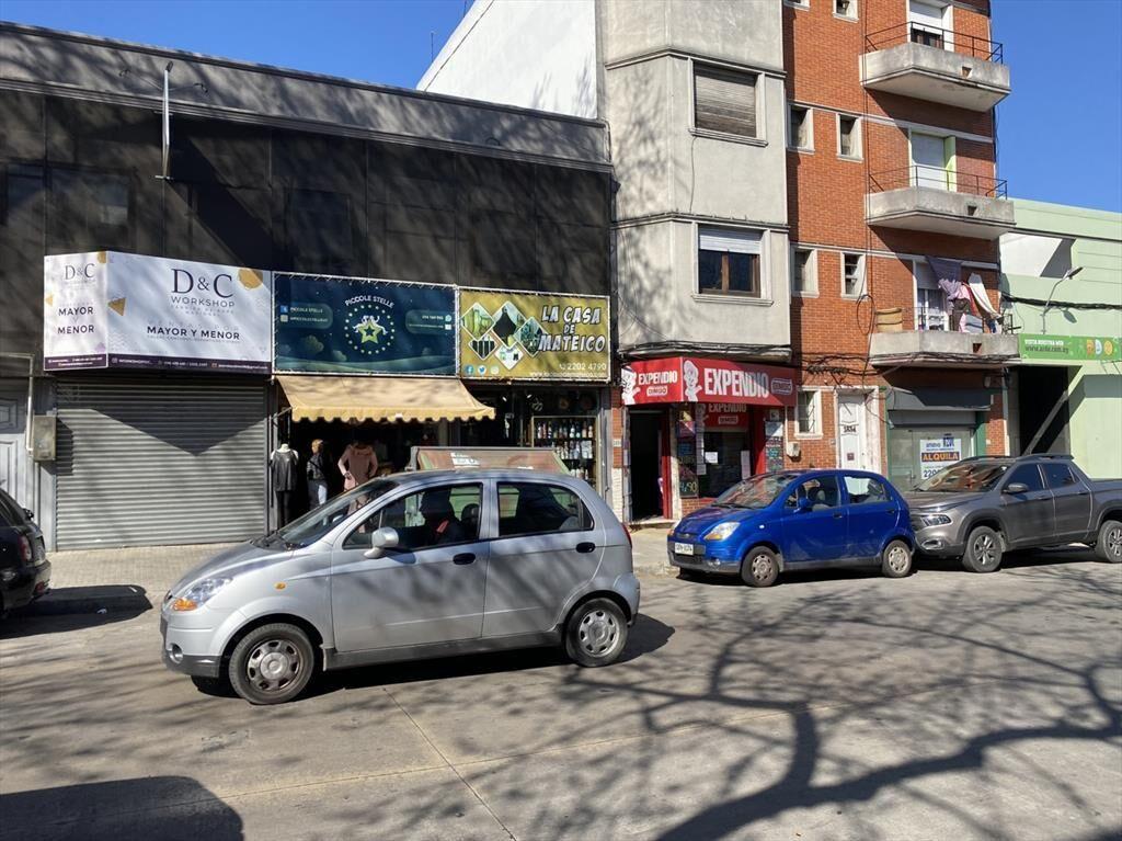 INVIERTA EN LOCAL COMERCIAL CON RENTA ZONA MAYORISTA