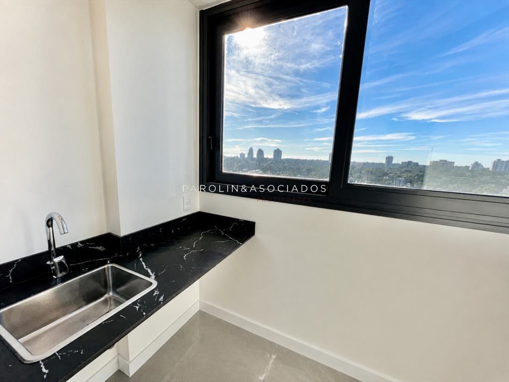 Apartamento de 4 dormitorios frente al mar en del